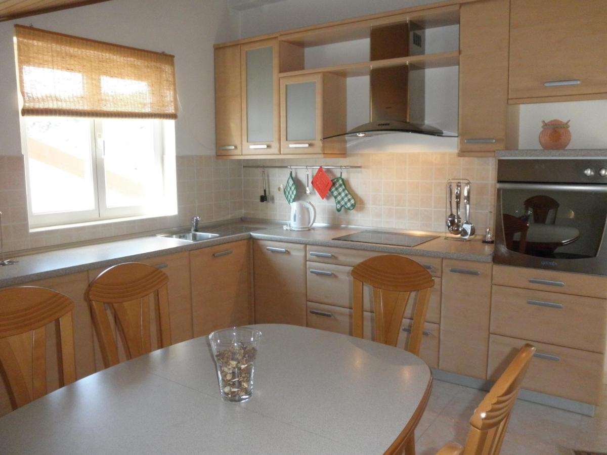 Apartment Preka Palit Bagian luar foto