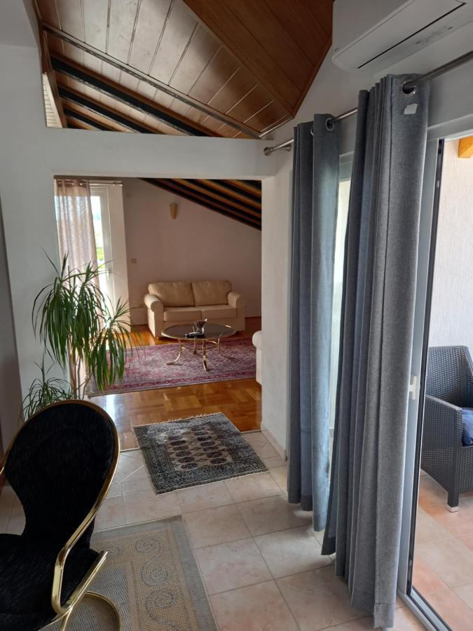 Apartment Preka Palit Bagian luar foto