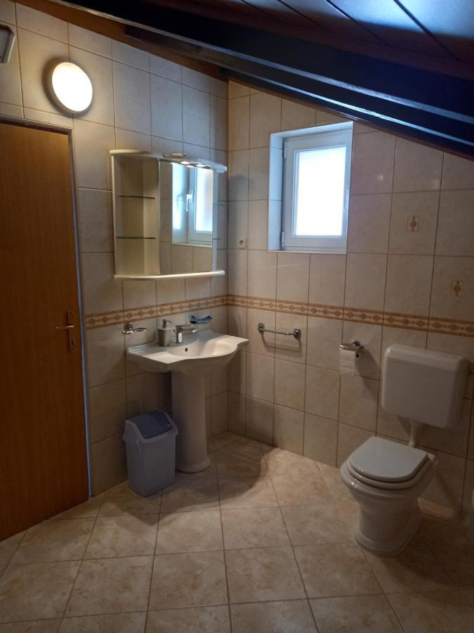Apartment Preka Palit Bagian luar foto