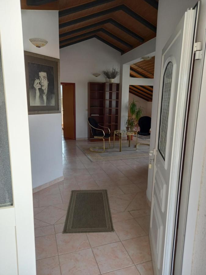 Apartment Preka Palit Bagian luar foto