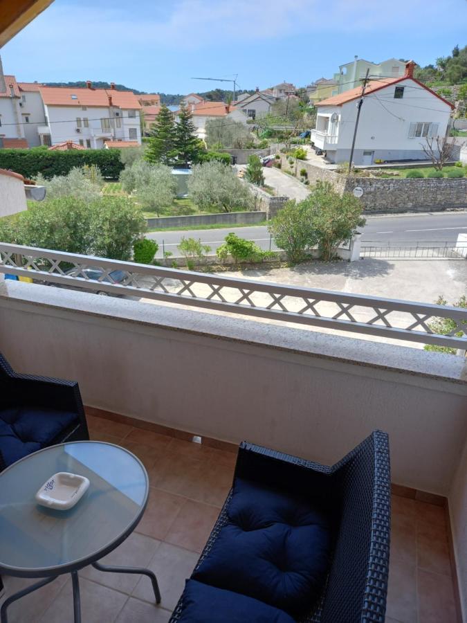 Apartment Preka Palit Bagian luar foto
