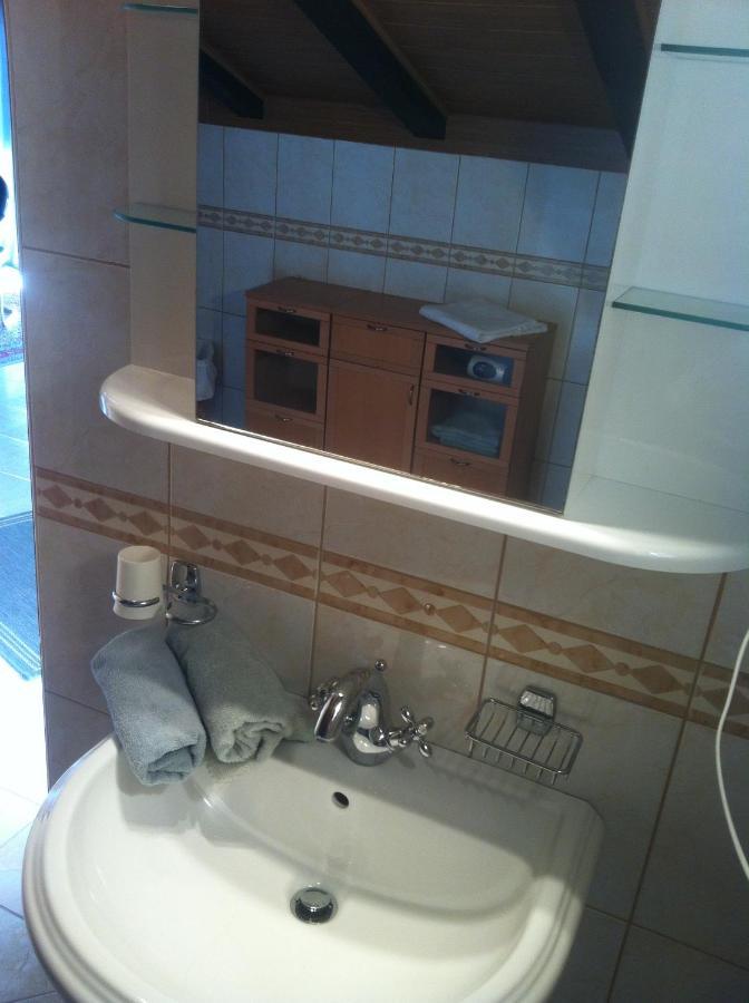 Apartment Preka Palit Bagian luar foto