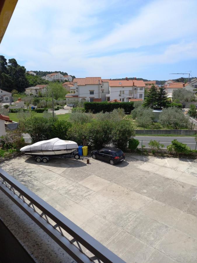 Apartment Preka Palit Bagian luar foto